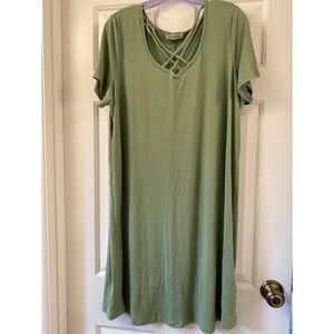 NWT Gilli Double Cross Front Everyday Dress